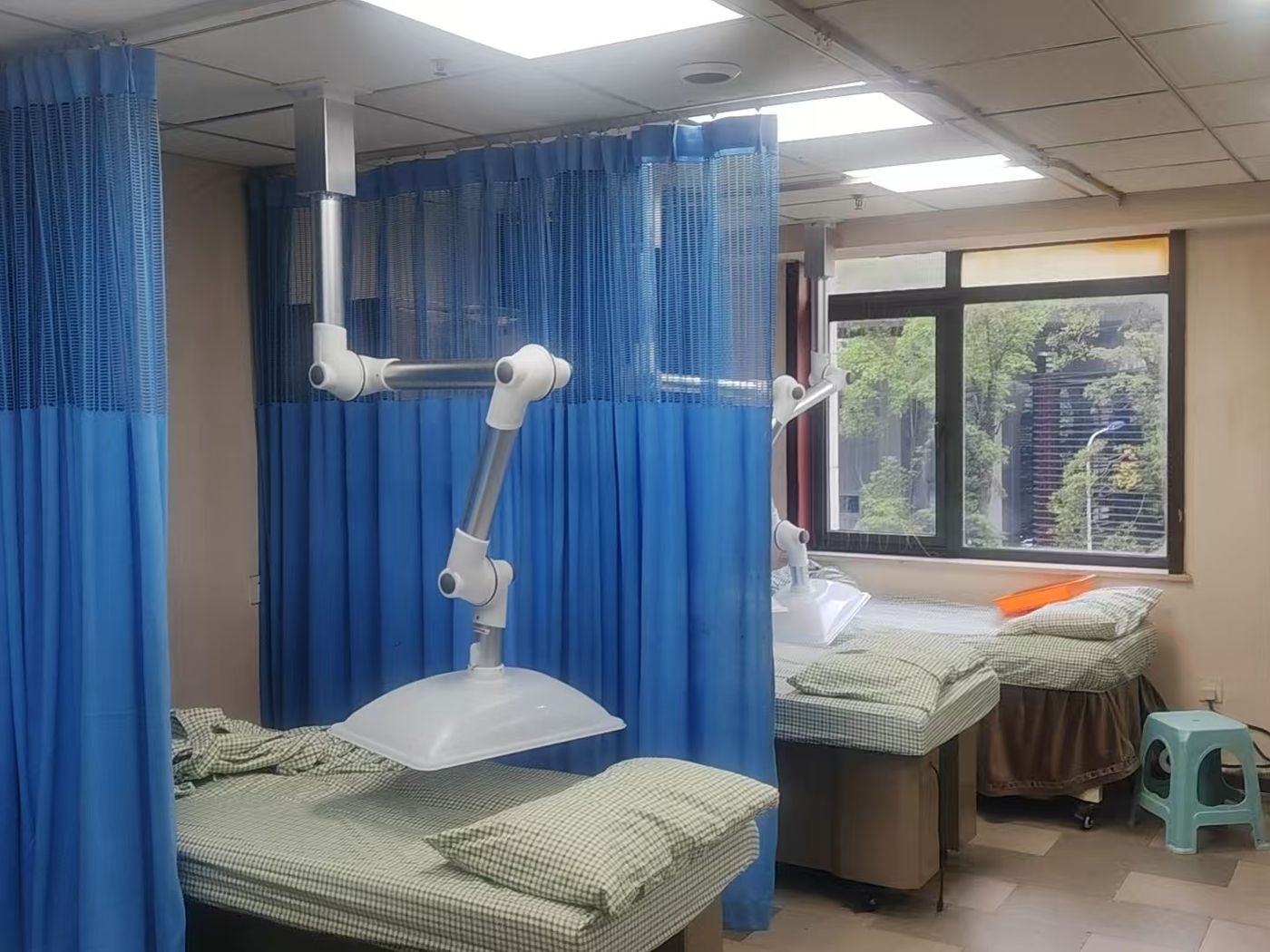 排烟臂与床位隔帘